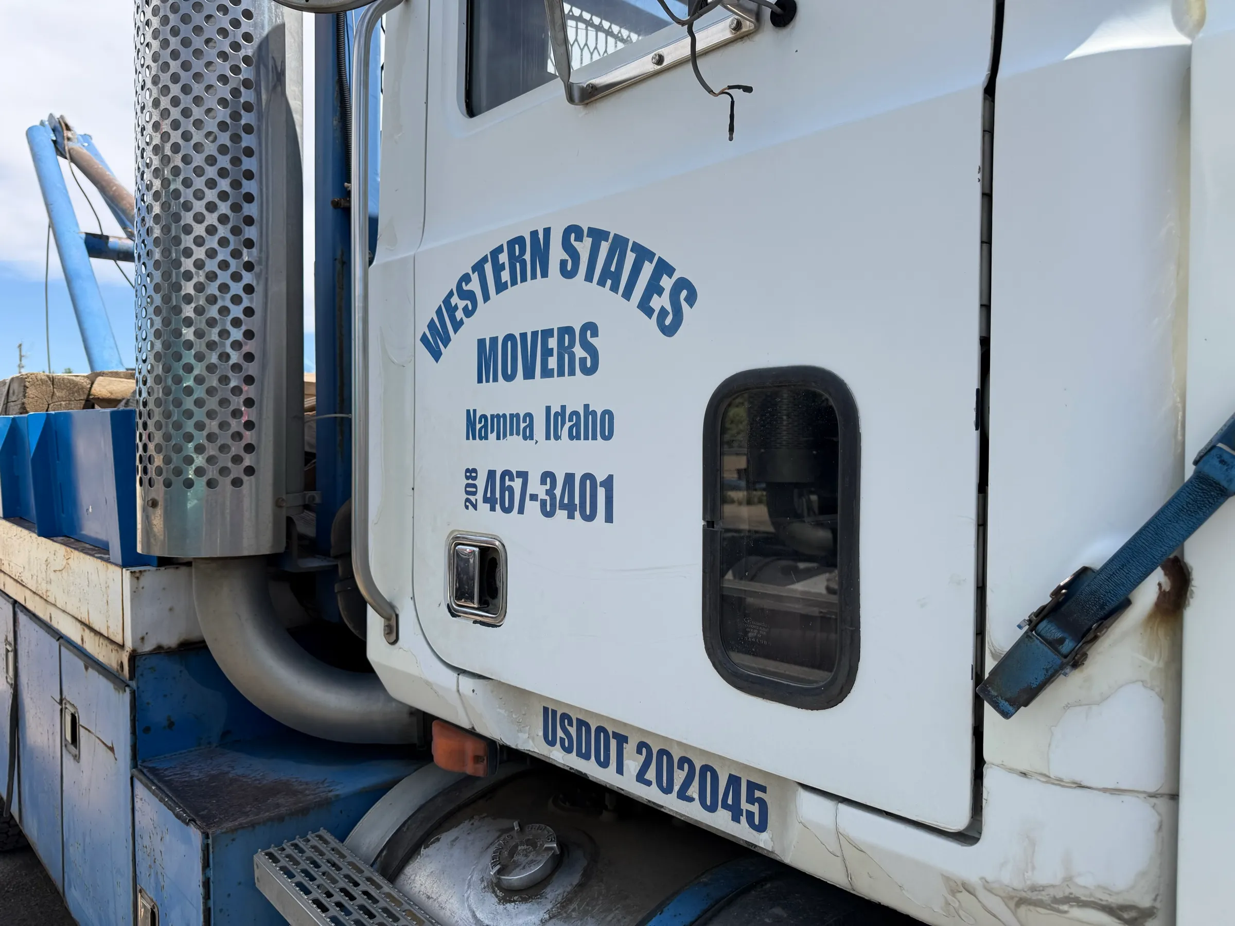Western States Movers lettering on a truck door, Nampa Idaho